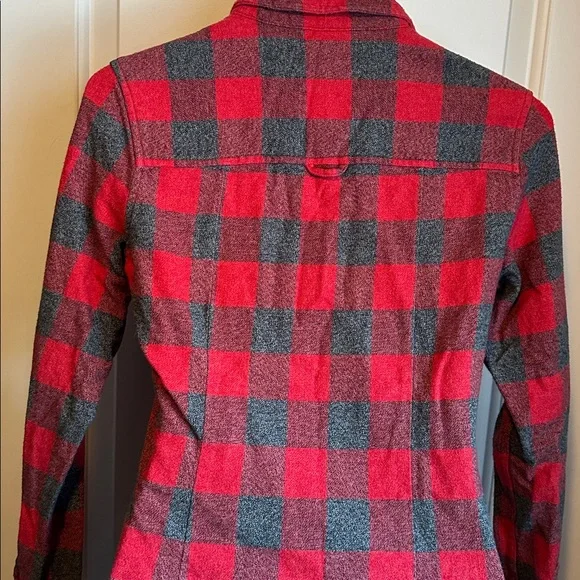American Eagle Outfitters Red and Gray plaid Flannel Shirt - Picture 4 of 5